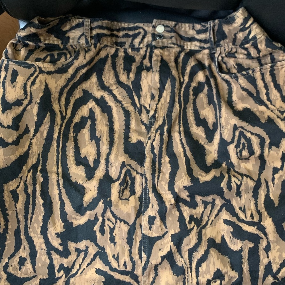 CHAPS BROWN AND BLACK ZEBRA SKIRT SIZE 16  CHIC
